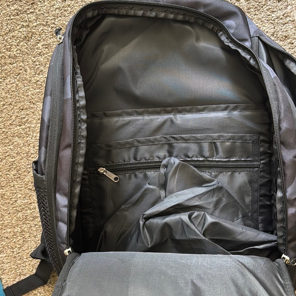 Joola Black Men's Backpack - Picture 2 of 4